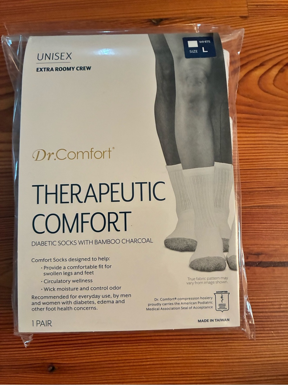 Dr Comfort Unisex Extra Roomy Crew Therapeutic Comfort Diabetic Socks - White L